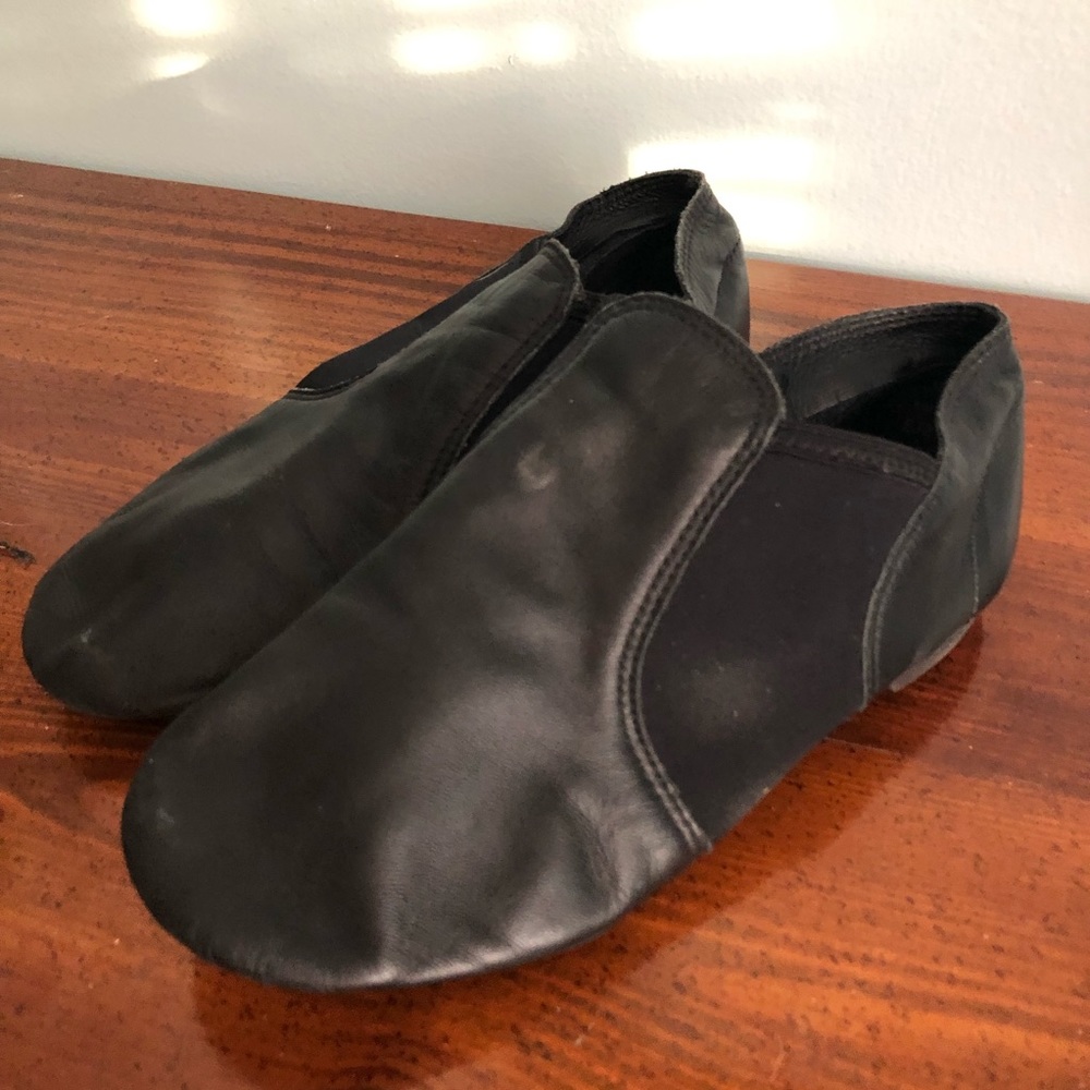 CAPEZIO Jazz Shoe Slip on